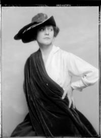 Carmen Cartellieri (a/p/w), 1919 by Madame d'Ora, Atelier. ONB