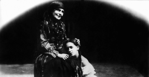 Babička (1921). Dir/sc.: Thea Červenková with Liduška Innemannová, Ludmila Innemannová, 